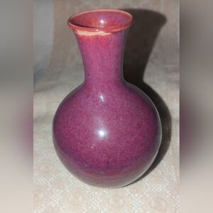Elegant Shiwan Pottery Ceramic Vase. Made In China.